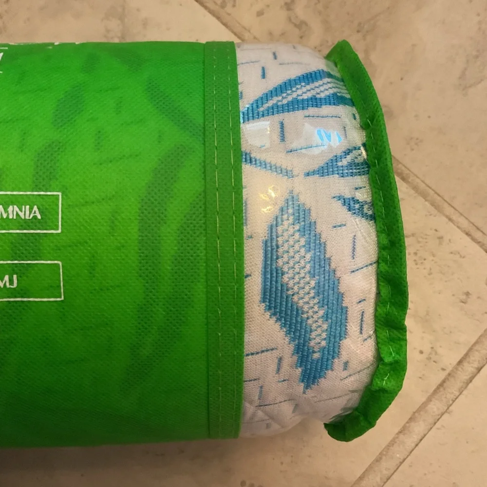 Cool Bamboo Memory Foam Queen Pillow with green cover. 18 x 26 NWT